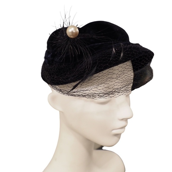 Vintage navy velvet hat fishnet feather faux pearl - Picture 12 of 13